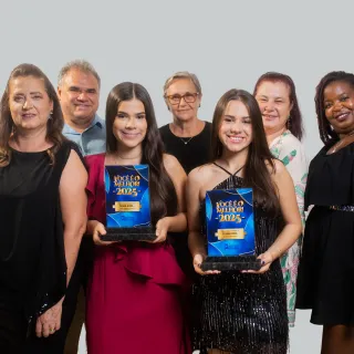 TERRA ROXA: 1° LUGAR - FLORICULTURA / 1° LUGAR - COMÉRCIO DE PRODUTOS DE JARDINAGEM