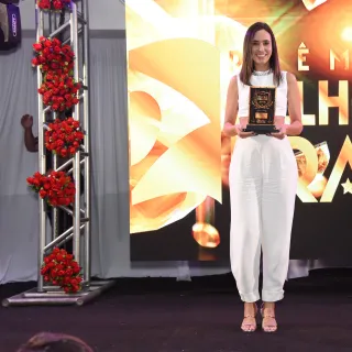 LÍVIA BICHUETTI: 1° LUGAR IMOBILIÁRIA