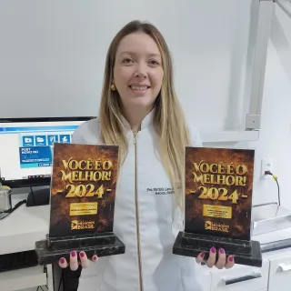 Patrícia Lopes Alcantara: 1° Lugar Profissional de Radiologia / Alpha Radiologia Odontológica 1° Lugar Clínica de Exames Odontológicos 