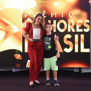JULIANA ARAÚJO: 1° LUGAR SECRETÁRIA 