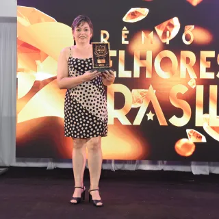LUCIA BEATRIZ SILVERIO: 1° LUGAR ATENDENTE DE FARMÁCIA