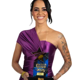 BÁRBARA COSTA: 1° LUGAR DESIGNER DE UNHAS 