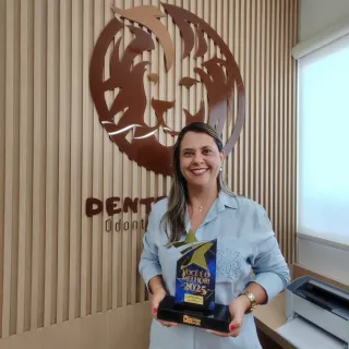 DENTE DE LEÃO ODONTOLOGIA INTEGRADA: 1° LUGAR CLINICA ODONTOLÓGICA