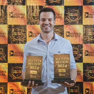 FERNANDO ANTÔNIO DE OLIVEIRA: 1° LUGAR DENTISTA PROTESES E IMPLANTES / 1° LUGAR DENTISTA  PERIODONTIA