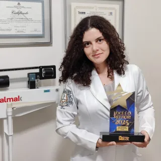 DRA. ESTHÊFANIA GARCIA DE ALMEIDA: 1° LUGAR MÉDICA ENDOCRINOLOGISTA