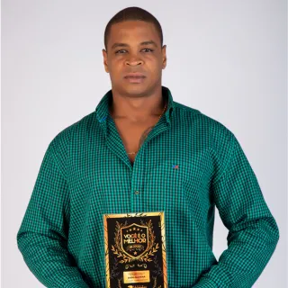 ESPETINHO DO DUDU: 1° LUGAR MELHOR ESPETINHO / DUDU OLIVEIRA: 1° LUGAR CHURRASQUEIRO