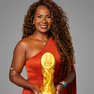 KELLY GONÇALVES: 1° LUGAR TRANCISTA 