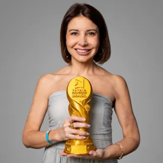 ANA PAULA RAMOS: 1° LUGAR DENTISTA (DENTÍSTICA) / 1° LUGAR DENTISTA (ORTODONTISTA)