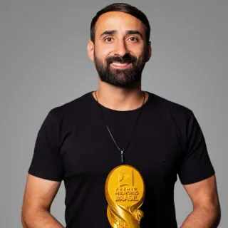 VICTOR RODRIGUES: 1° LUGAR VEREADOR MAIS ATUANTE / 1° LUGAR PROFESSOR DE EDUCAÇÃO FÍSICA ESCOLAR / 1° LUGAR TREINADOR ESPORTIVO
