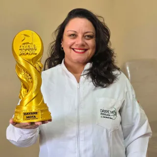 DAYANE MOTA: 1° LUGAR PODÓLOGA 